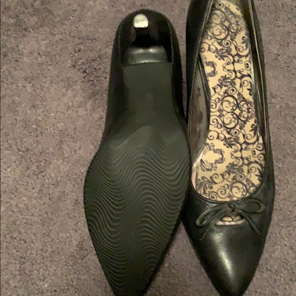 Heels - Picture 4 of 4